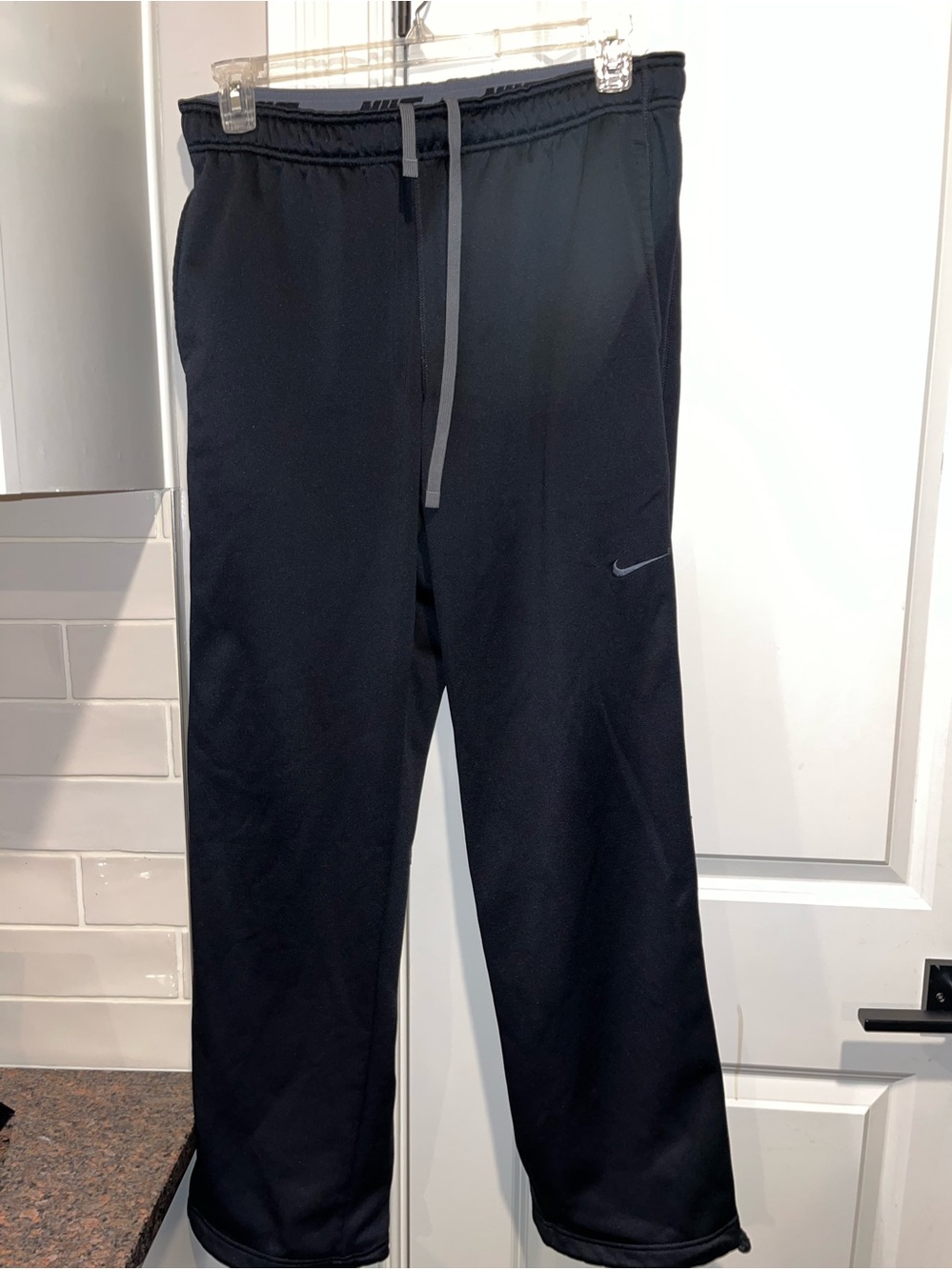 Nike Therma-FIT Men's Sweatpants L Black Polyester Fleece Drawstring Cuff